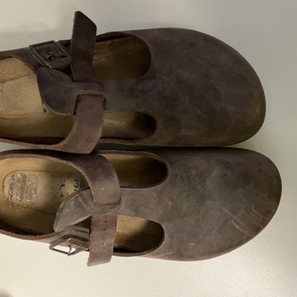 Birkenstock  Paris T Strap with buckle